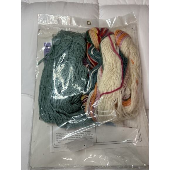 Vintage Dimensions 90s #2380 Lace Pillow Floral Flower Needlepoint Kit 14x14 - Picture 5 of 5